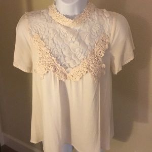 Gorgeous cream/soft pink lace top